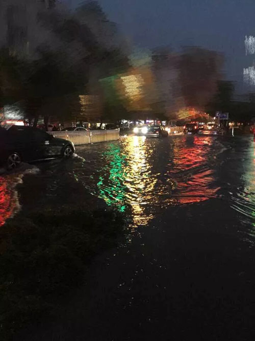 福州街道變成河流圖