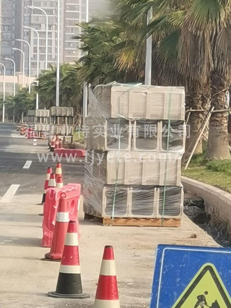 樹(shù)脂成品排水溝待安裝圖