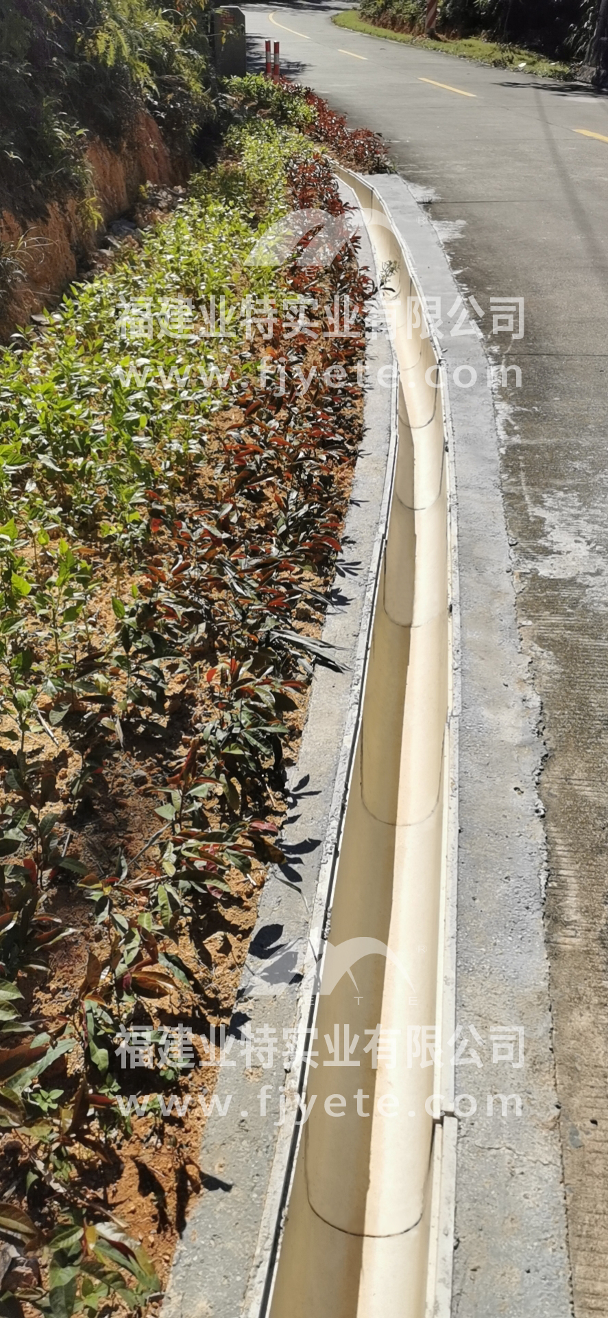 鄉村道路樹(shù)脂排水溝案例